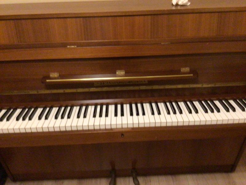 Пианино HOFFMANN& KUHNE. DRESDEN