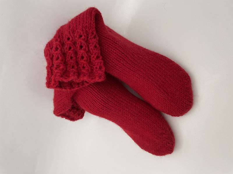 Вязаные носки из натуральной шерсти