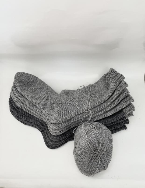 Вязаные носки из натуральной шерсти