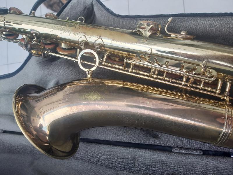 Саксофон тенор