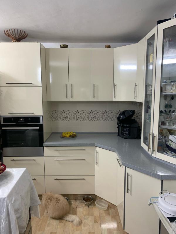 КУХНЯ делалась под заказ 5лет назад