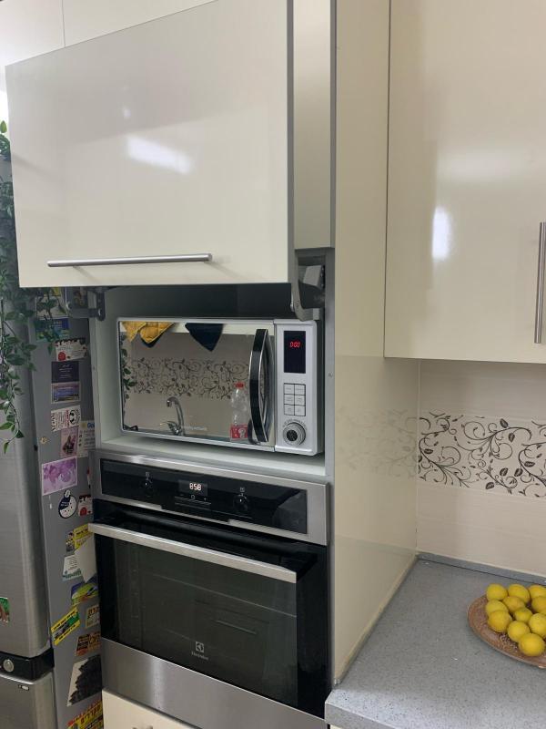 КУХНЯ делалась под заказ 5лет назад