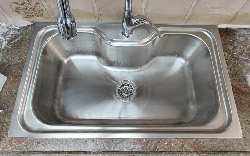 Замена кухонных раковин без демонтажа столешницы.