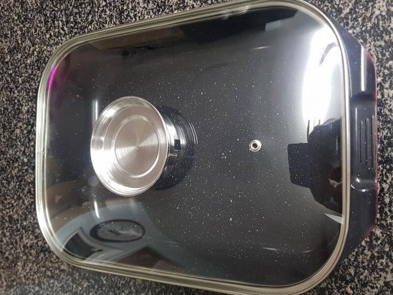 Глубокая посудина с крышкой