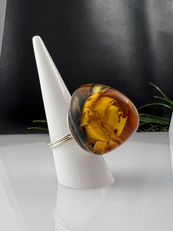 Кольцо с настоящим цветком розы