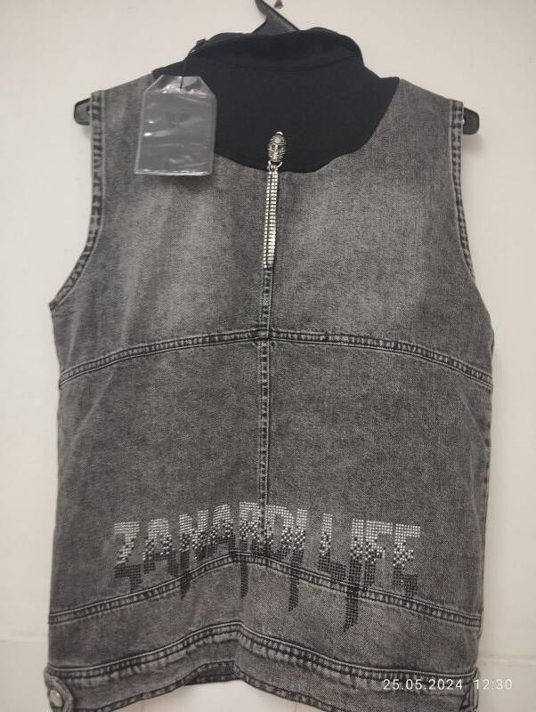 размер S жилет из джинса серого цвета с аксессуарами брюки 100% хлопк