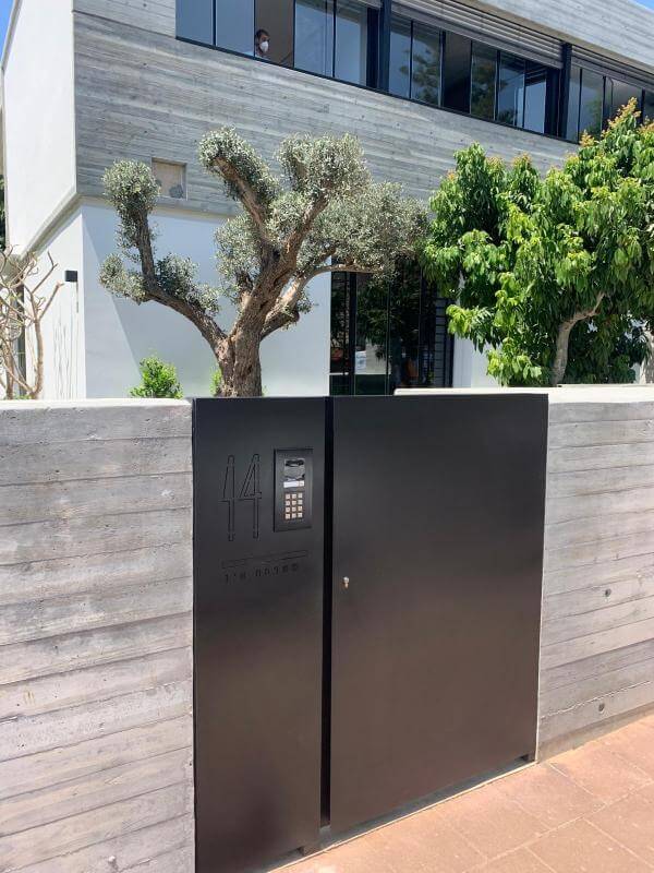 Работники на завод