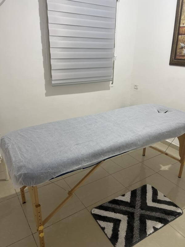 массажистка