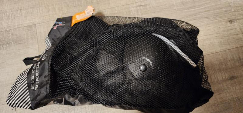 Ролики+ набор для защиты+ шлем