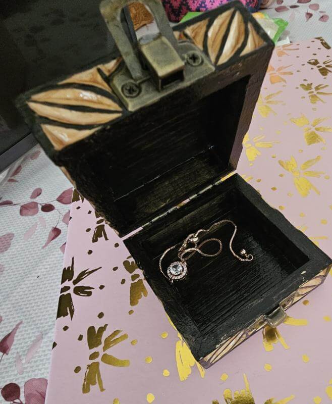 шкатулка резная